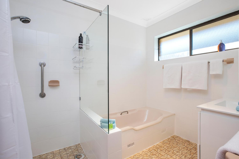 Bedroom 3, 31 Cornwallis Close, Port Macquarie-Hastings - Pt A