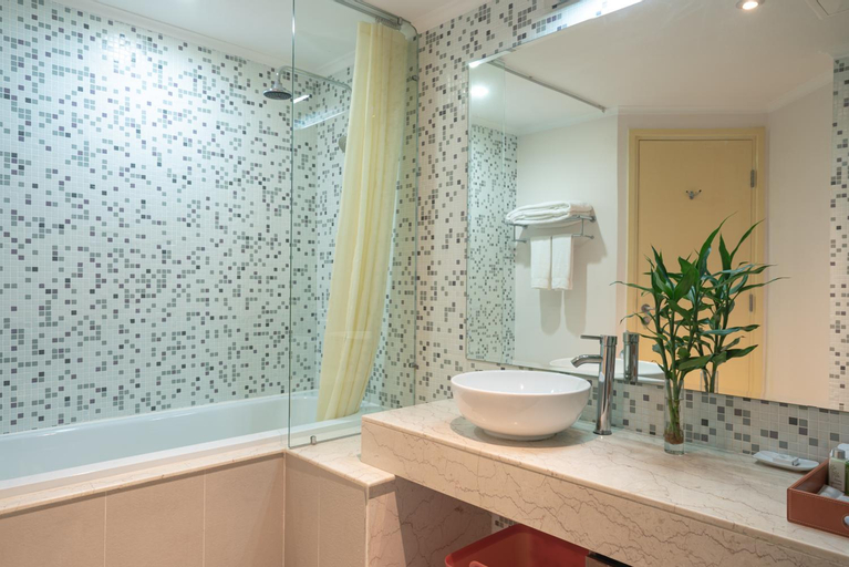 Bathroom 7