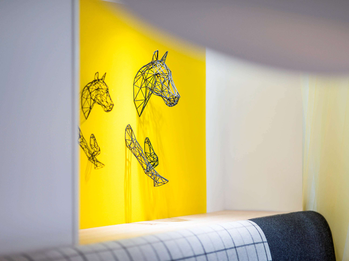 Bedroom 3, ibis Styles Deauville Centre, Calvados