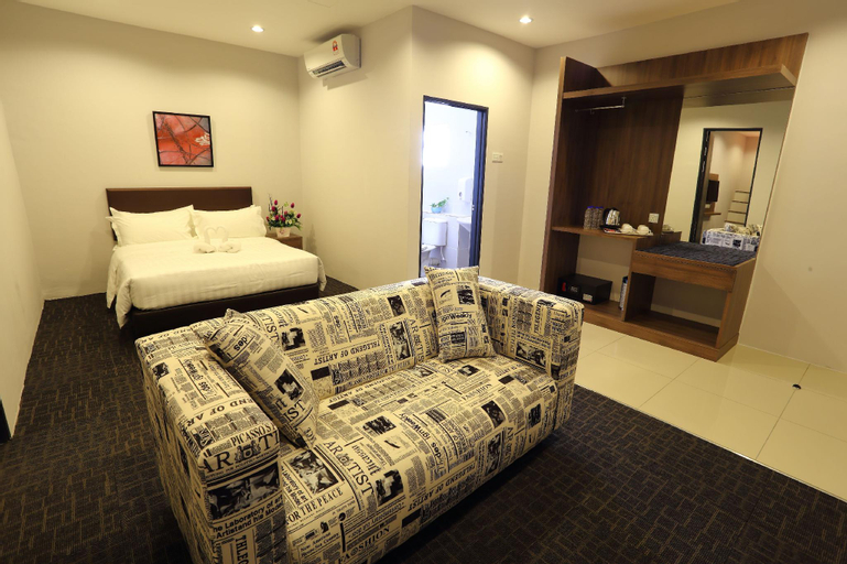 Bedroom 13