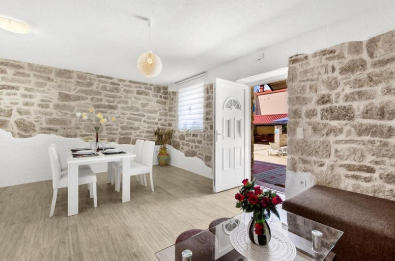 Others 3, Holiday Houses Luan, Poreč