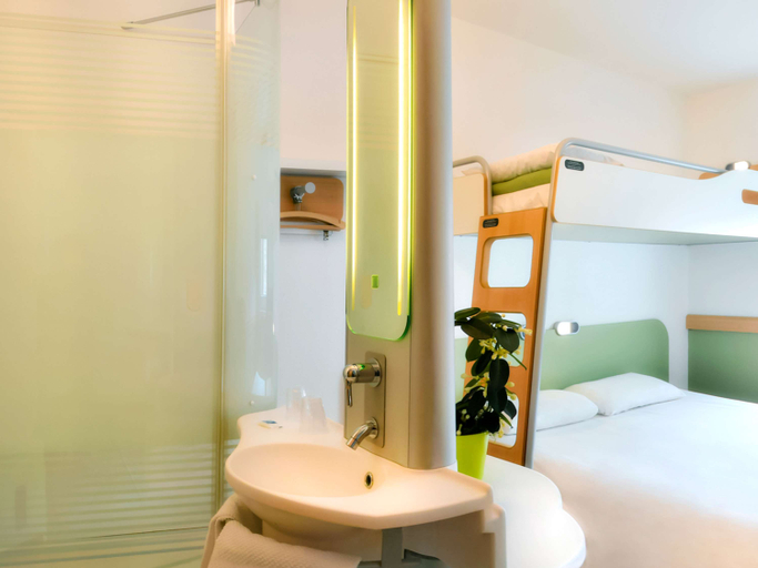 Bedroom 3, ibis budget Saint-Quentin Centre Gare, Aisne