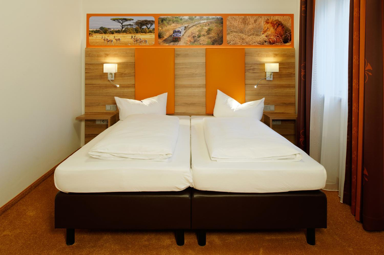 Others 5, Hotel zur Post, Günzburg