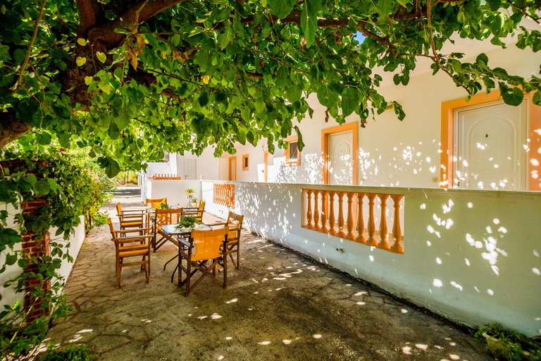 Others 5, Vivi's Studios, Ionian Islands