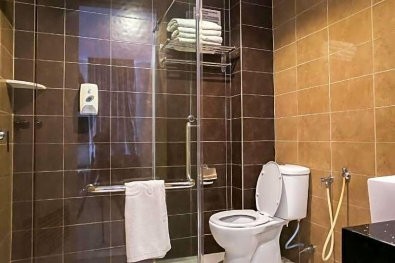 Bathroom 19