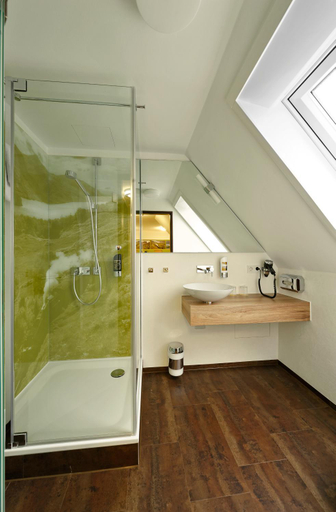 Bathroom 1, Hotel zur Post, Günzburg