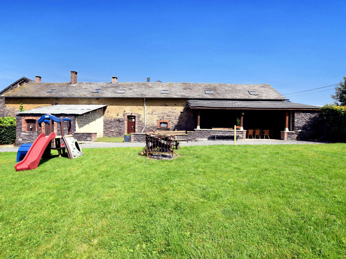 Holiday Home in Lierneux with Garden, Liège