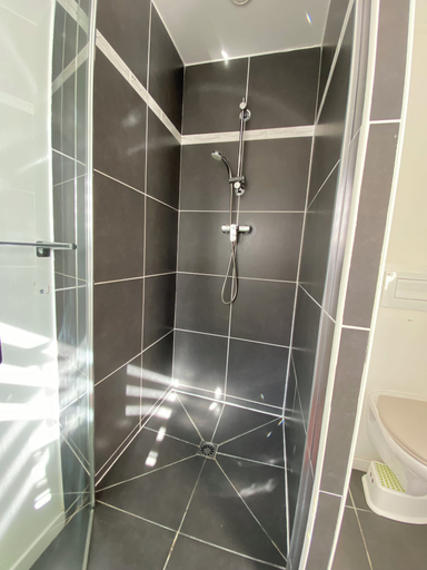 Bathroom 3, Le repos des Thermes, Charente-Maritime