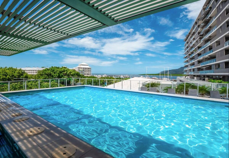 Sport & Beauty, 1101 Harbour Lights apartment with ocean views, Cairns