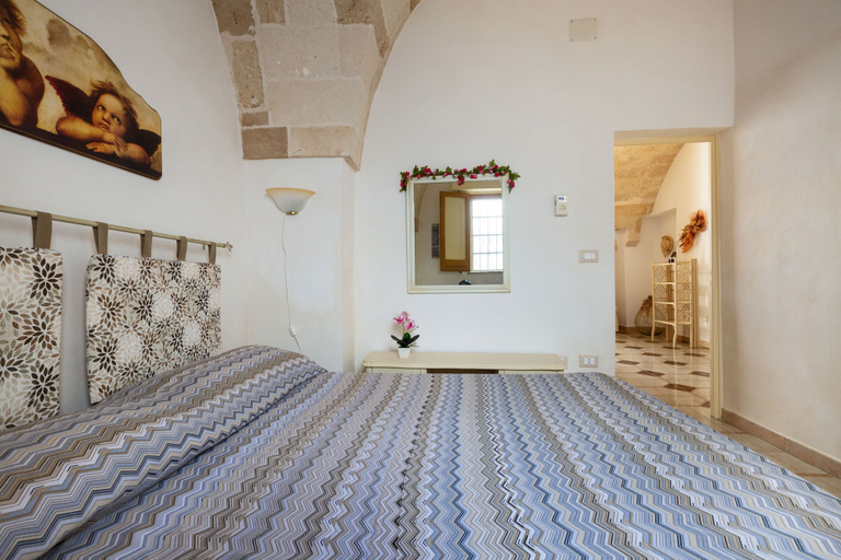 Others 5, 4001 Il Vicoletto by Barbarhouse, Taranto