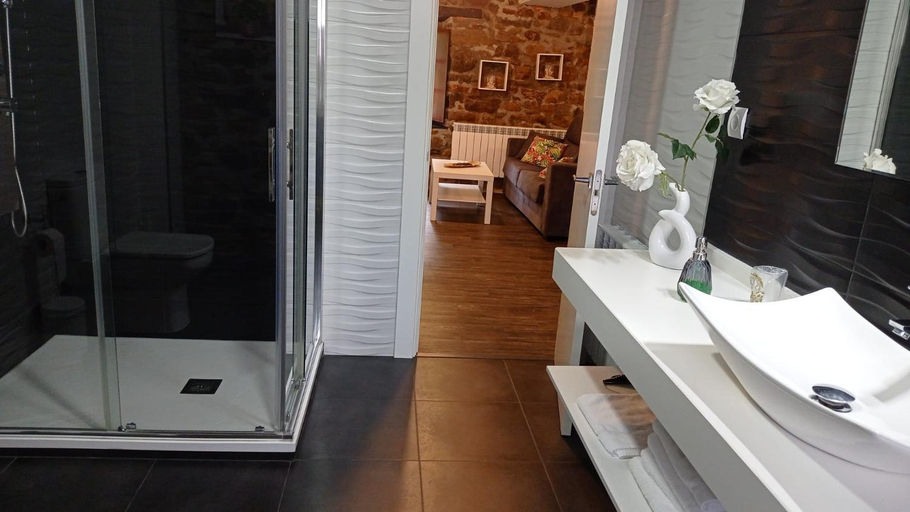 Bathroom 2, Apartamentos la casa de los rios, Cantabria
