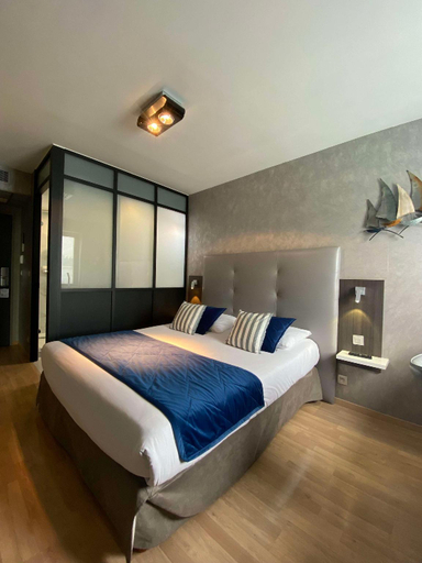 Bedroom 28
