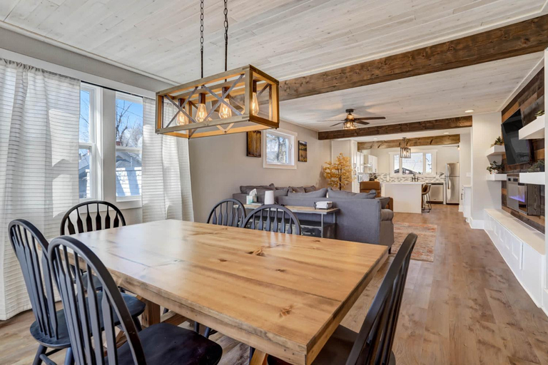 Others 3, 3BR Modern w Lg Backyard Mtn Views & Hot Tub, El Paso