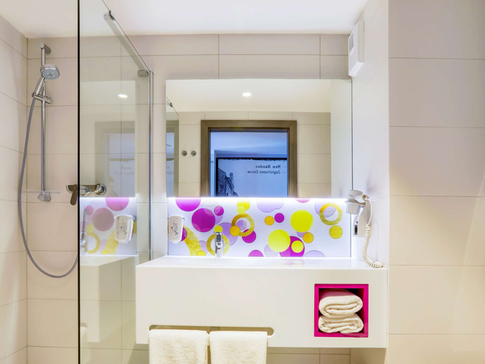 Bathroom 3, ibis Styles Nowy Sacz, Nowy Sącz City