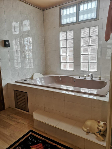 Bathroom 7