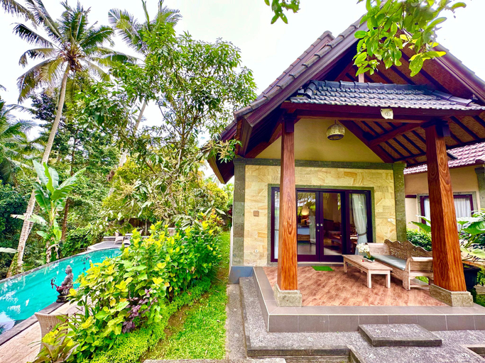 Exterior 8