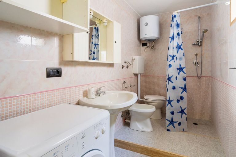 Bathroom, 3978 Villetta Carmen by Barbarhouse, Lecce