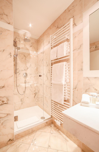 Bathroom 5, Schlossberghotel - Das Kunsthotel, Graz