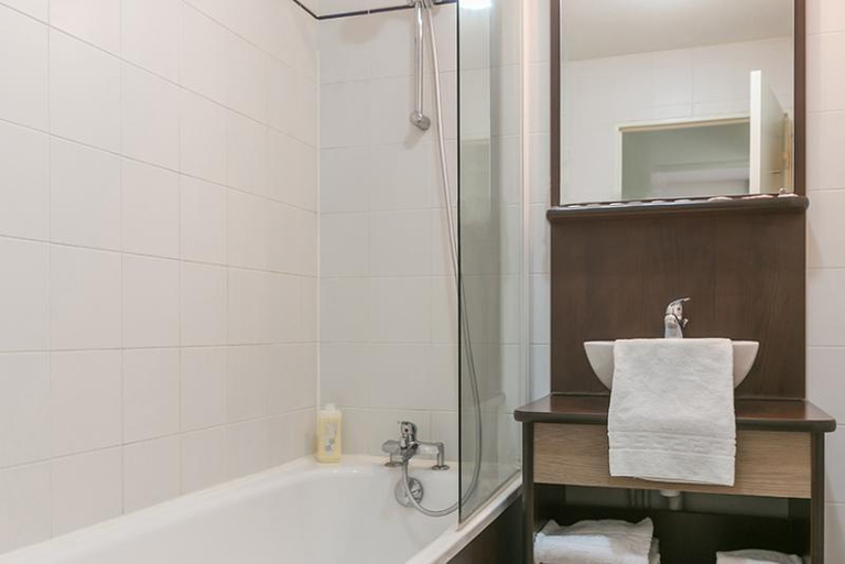 Bathroom 7