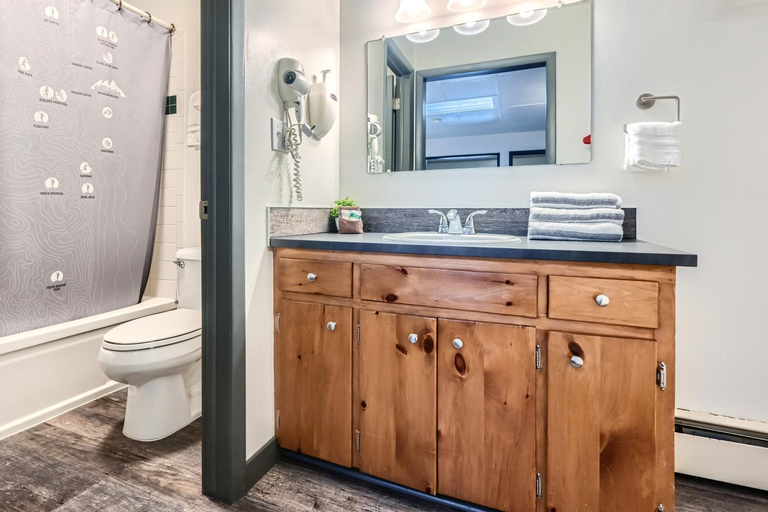 Bathroom 4