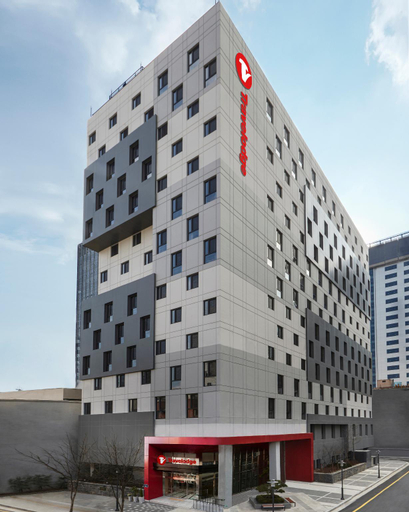 Exterior 4