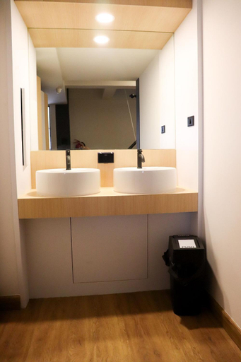 Bathroom 2, W2 Hostel, Muang Chiang Mai