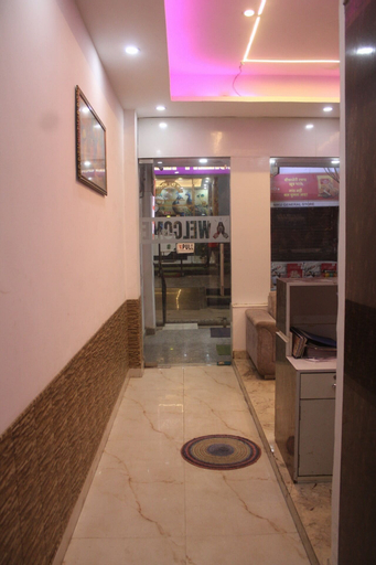 Exterior & Views, HOTEL DV PLAZA INN Near Delhi Airport, West