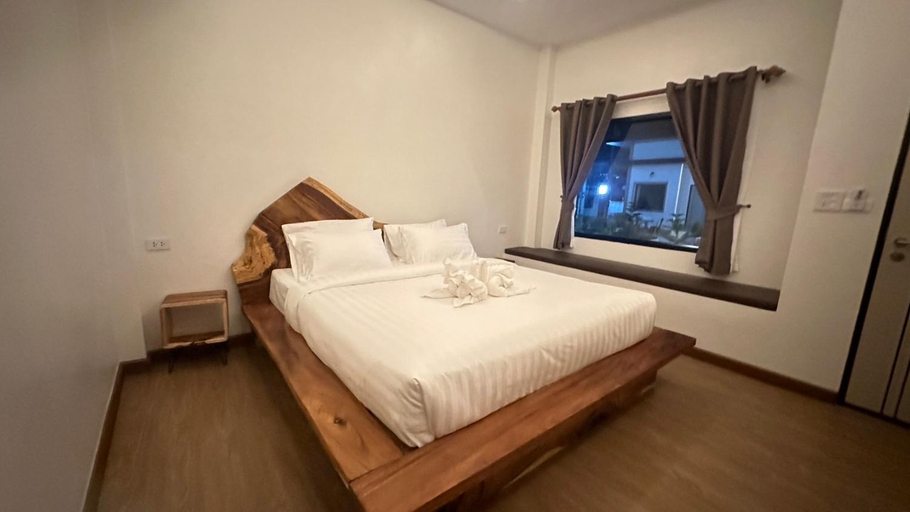 Others 4, บ้านโอบอ้อม, That Phanom