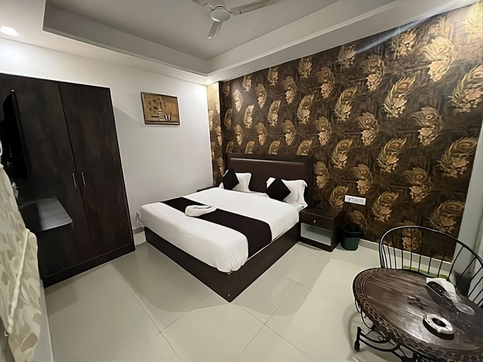 Bedroom 3, HOTEL DV PLAZA INN Near Delhi Airport, West