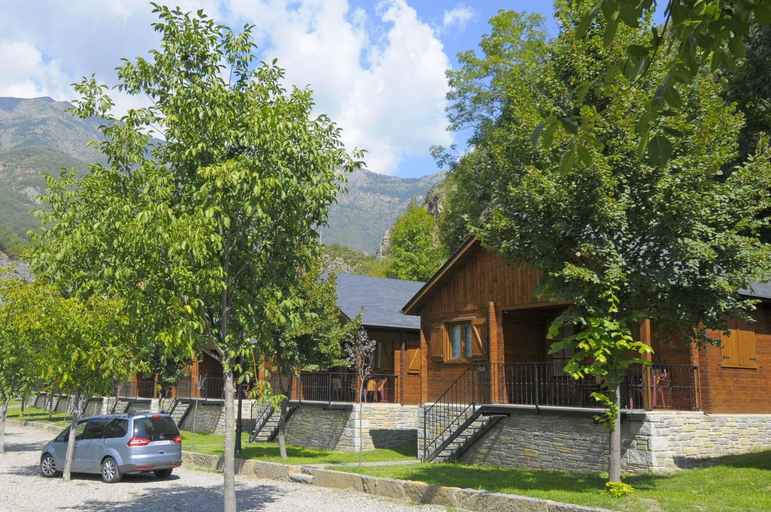 Exterior & Views 1, Bungalows La Borda d´Arnaldet, Huesca