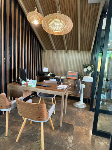 Food & Drinks 4, The Bedrooms Maeklong & Service Apartments , Muang Samut Songkhram