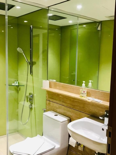 Bathroom 28