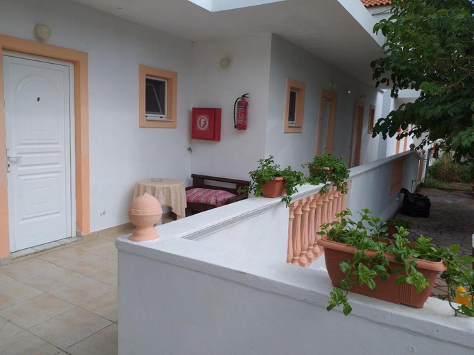 Others 3, Vivi's Studios, Ionian Islands
