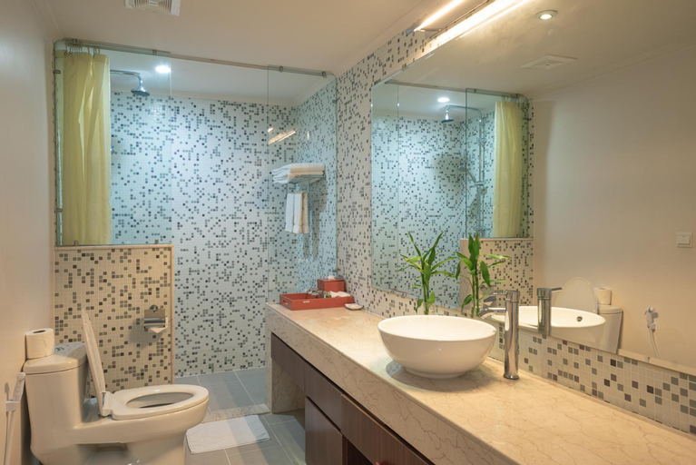 Bathroom 8