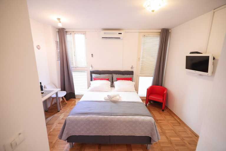 Others 5, Sea Organ Apartment 2 (Oldtown Studio), Zadar