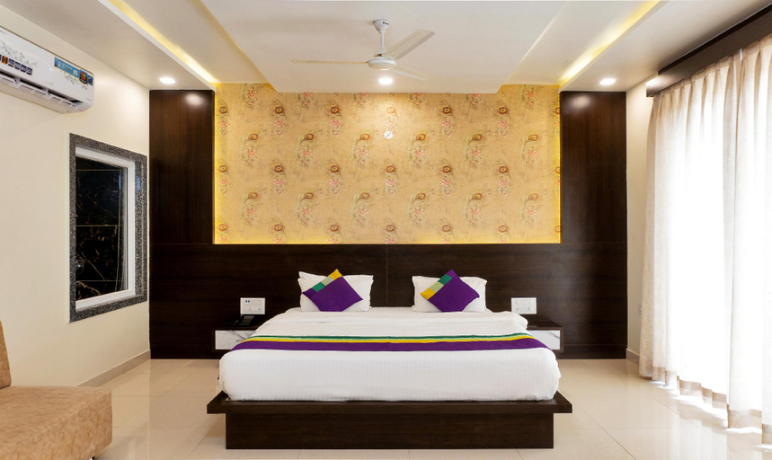 Bedroom 3, Treebo Premium Royal Amar With Mountain View And Swimming Pool, Ajmer