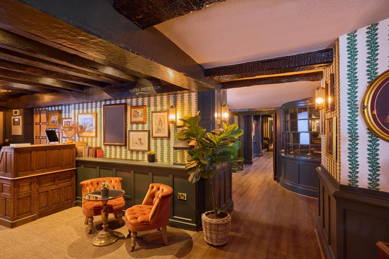 Public Area, Salisbury Arms Hotel, Hertfordshire