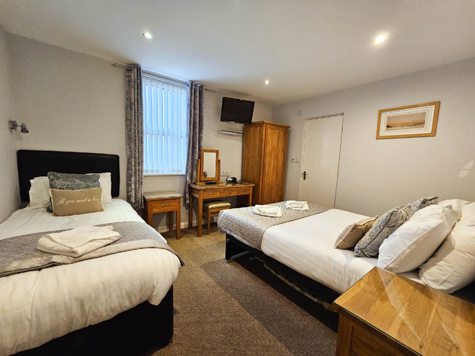 Bedroom 2, Pearl Suite, Blackpool