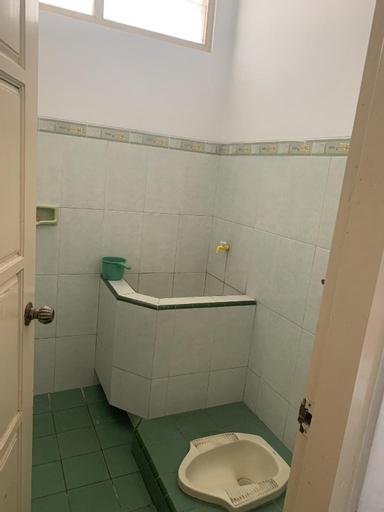 Bathroom 10