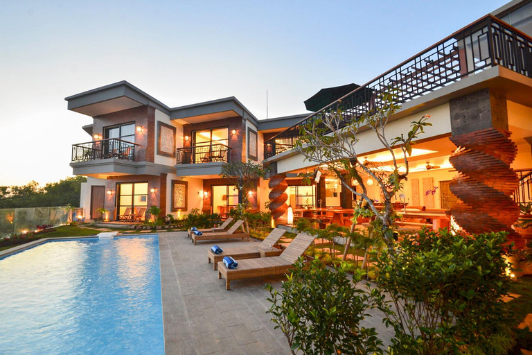 Exterior 7