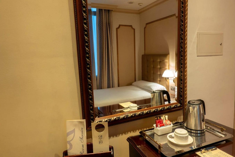 Bedroom 2, Hotel Roger de Lluria, Barcelona