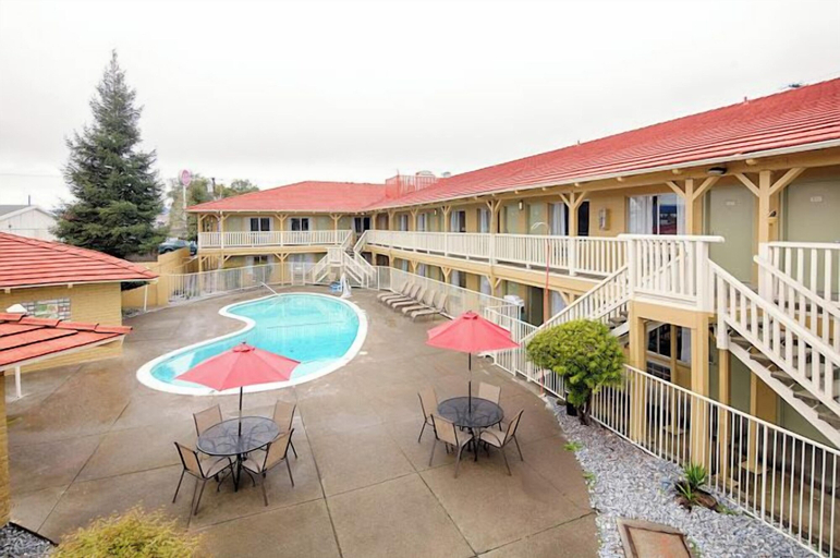 Sport & Beauty, GuestPlace Inn & Suites, Shasta