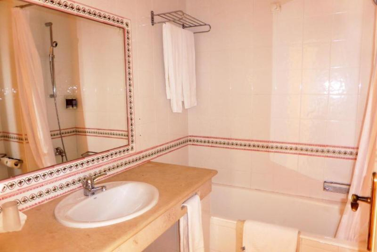 Bathroom 8
