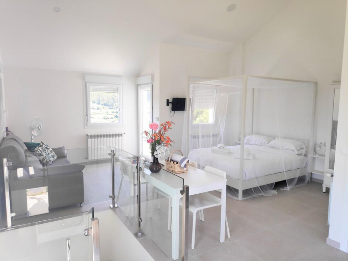 Others 4, Bright studio apartment, great views, sleeps 4, A Coruña