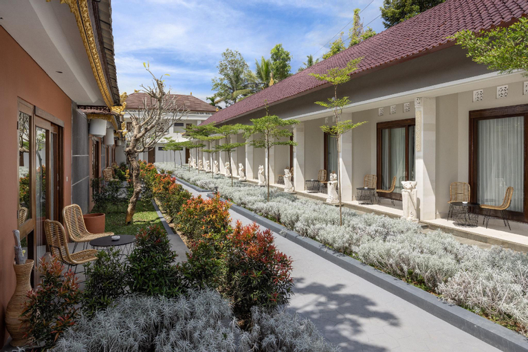 Exterior 10