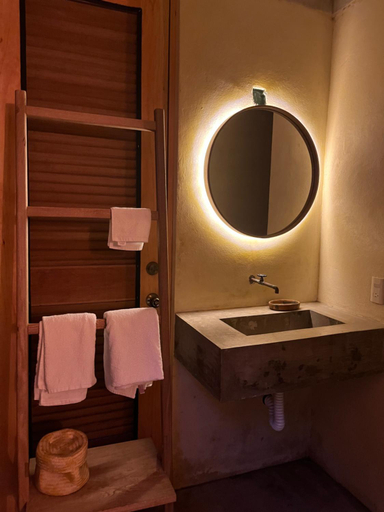 Bathroom 3, Agua de Coco, Dist. Pochutla