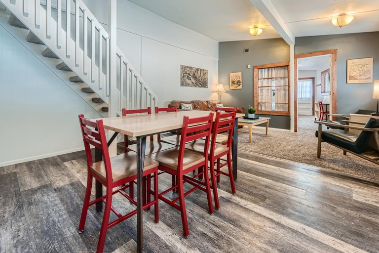 Dining Room 9