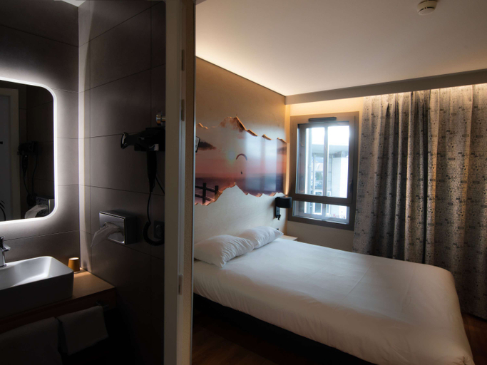Bedroom 2, ibis Styles Clermont-Ferrand Le Brézet Airport, Puy-de-Dôme