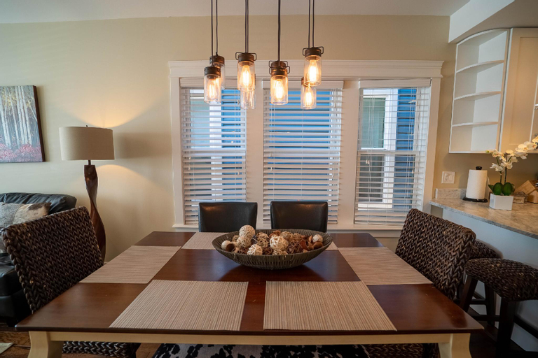 Dining Room 13
