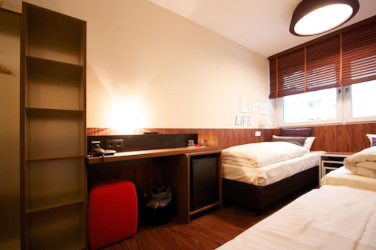 Bedroom 12